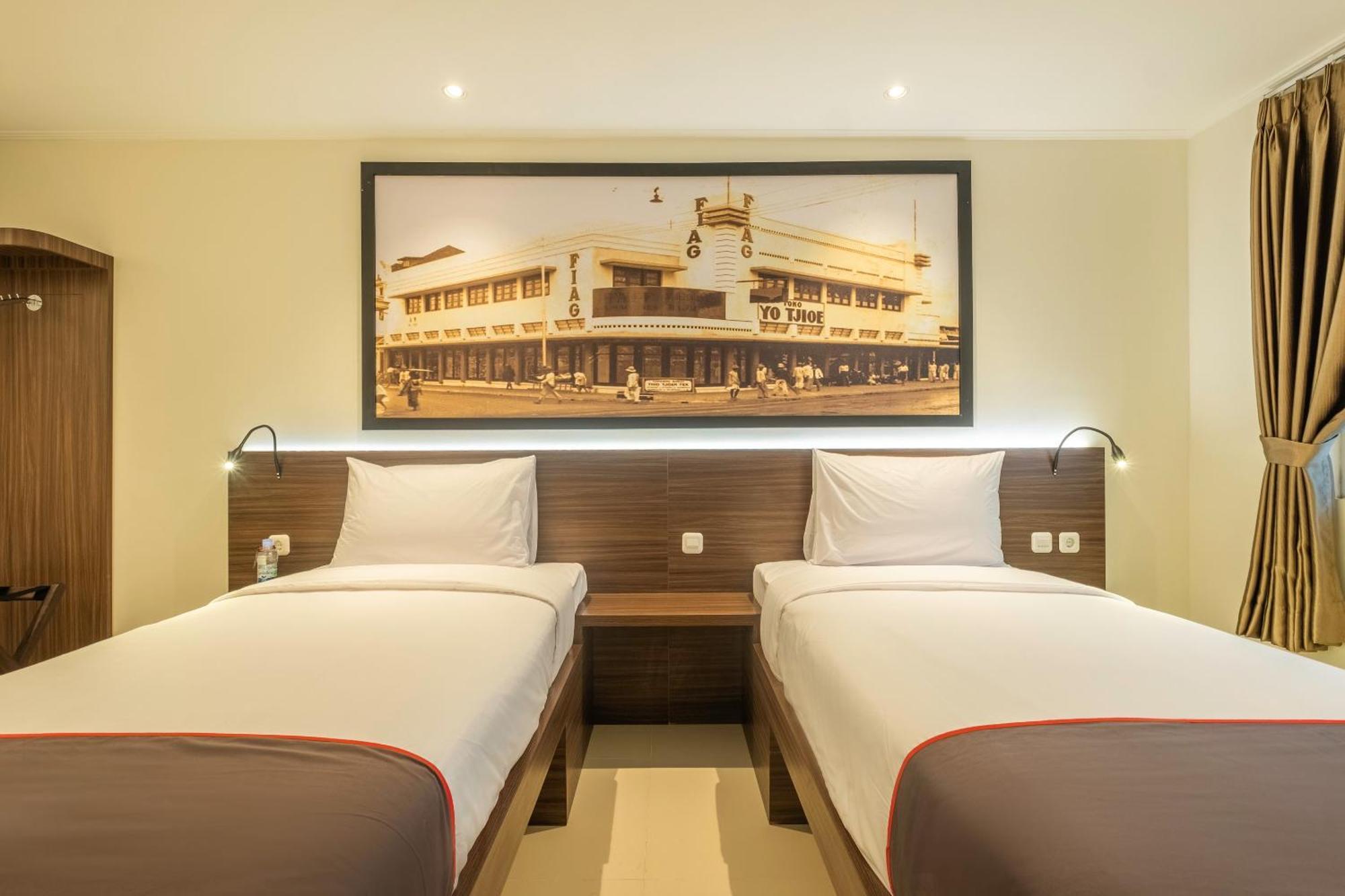 Super Oyo Collection O Pasar Baru Heritage 3* Bandung